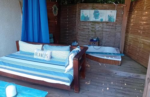 Bas Vent Bed & Breakfast | Ali-Naïs Location