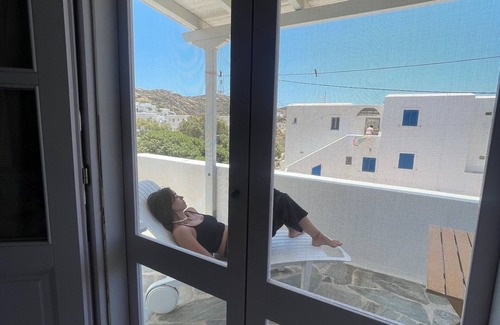 Ios Town Apartment | Alice House At Port of Ios island 150m from the beach