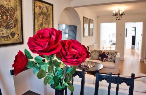 Babbacombe House | Alice in Wonderland cottage by the sea