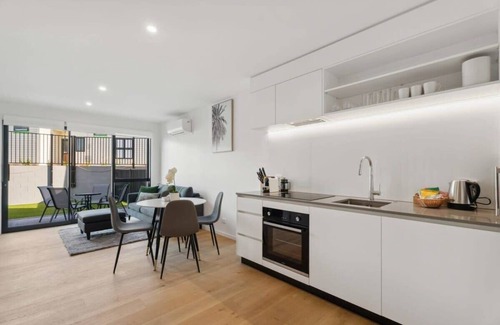 Albert Town House | Alice of Alberttown S
