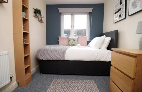 Newport House | Alicia's Way by Tŷ SA
