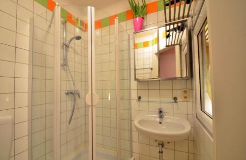 Floridsdorf Apartment | All-in longterm Cozy Studio - free Parkingcard for 21 District