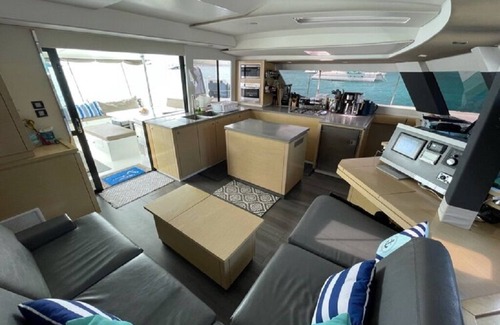 Charlotte Amalie Boat Rental | ALL INCLUSIVE FOOD & DRINK on a Private SAILING YACHT that SLEEPS up to 10 GUEST