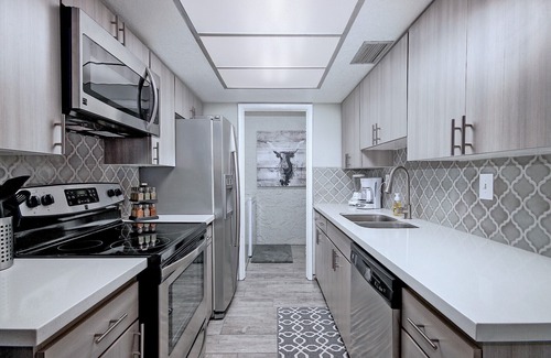 Desert Shores Condo | ALL REVIEWS are 5-STARS! Lakefront + HEATED pool + King & Queen beds