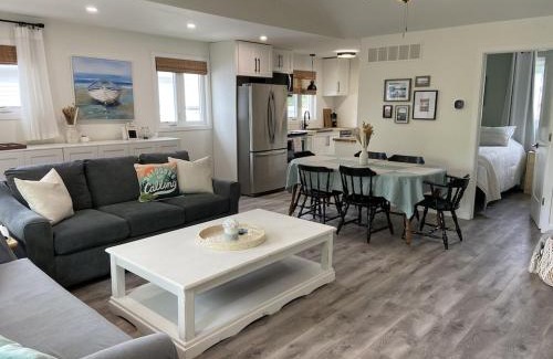Wainfleet House | All Season Cottage close to Long Beach
