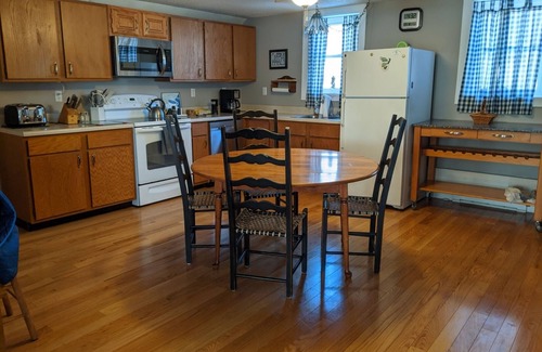 Hebron Condo | All Season Waterfront spacious 2 br condo on Newfound Laken
