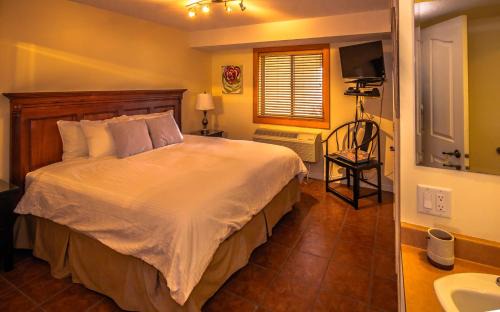 South Pandosy Bed & Breakfast | All Seasons Bed & Breakfast