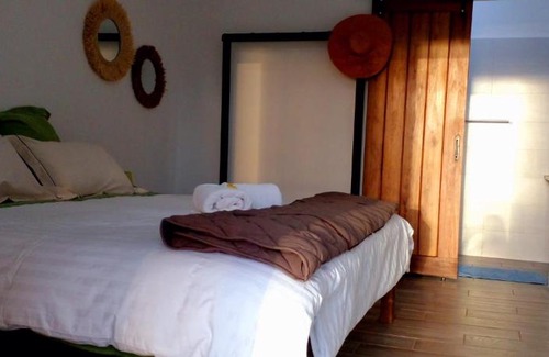 Ampefy House | ALLAMANDA LODGE AMPEFY