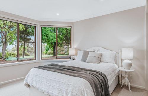 Mount Frome House | Allambie - Poolside Elegance in Mudgee Countryside