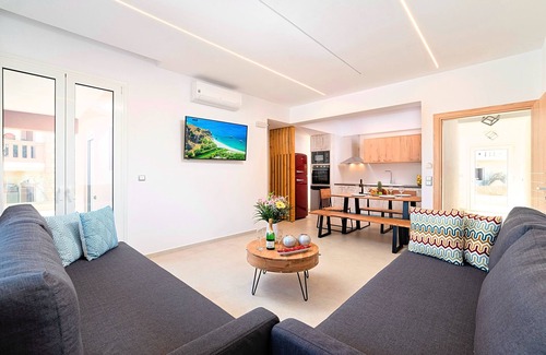 Kavros House | Allas Villa Heated Pool