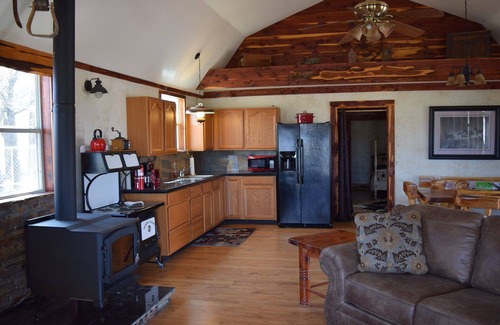 Eastland House | Allure charming peaceful wooded Hill Country like views with easy Lake access