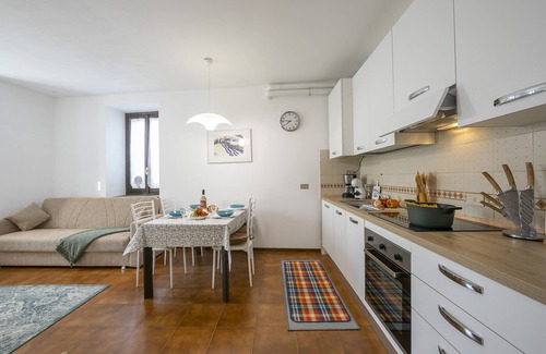 Barbarano Apartment | Alma - 100m Near Lake, Salò, Italy