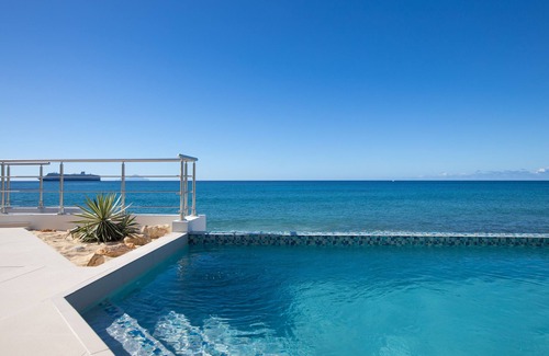 Beacon Hill Villa | ALMA - DIRECT BEACH ACCESS 4 BR VILLA