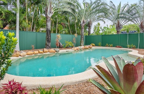 Margate Apartment | "Alma House" - Margate Q 4020