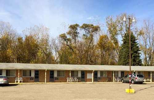 Alma Hotel | Alma Motel