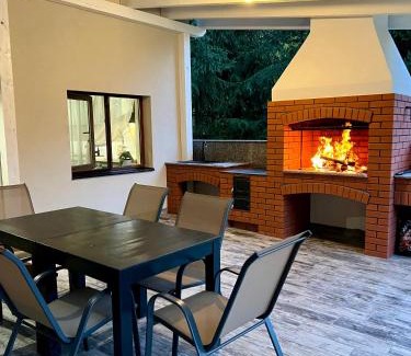 Avrig House | Almahaus