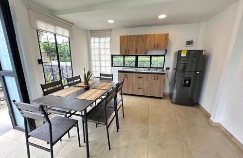 Armenia Apartment | Almendros 1- Apartamento rural con aire acondicionado