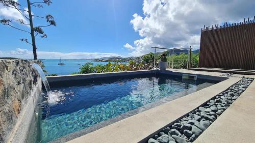 Cul de Sac House | Almond Blue Caribbean Feeling