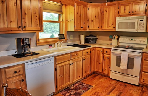 Buck Mountain Cabin | Almost Heaven-Open for Bookings! Views, Hot Tub, AC, WIFI