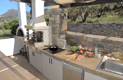 Almyrida Villa | Almyrida Panorama Villa. Incredible villa, sea views, 13m pool, walk to beach.