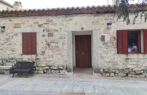 El Berrueco House | Alojamiento Antigua Casa de Telefonos