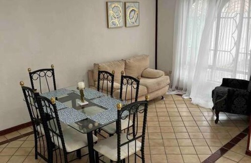 Guadalupe House | Alojamiento en Guadalupe