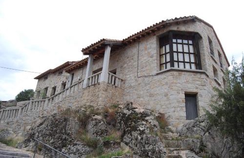 El Berrueco House | Alojamientos El Castillo