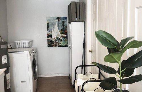 Broomfield Apartment | Alpaca, emu and chicken farm
