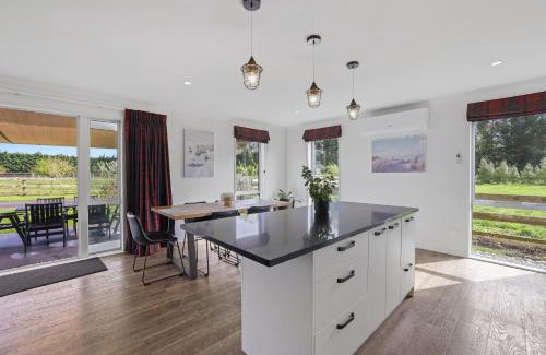 Rolleston House | Alpaca Serenity Farmhouse