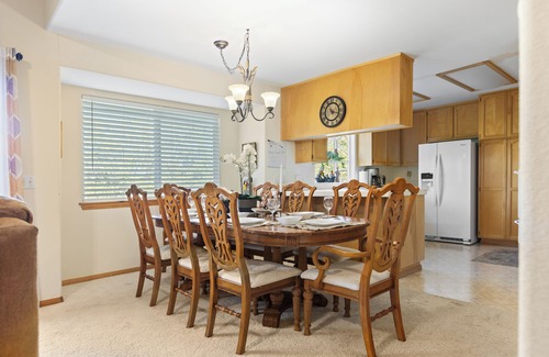 Lake Arrowhead House | Alpen Drive by AvantStay | Alpine Retreat w/Private Deck, Views, Outdoor Dining