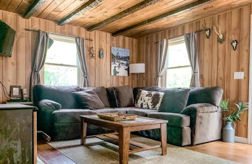 The Bluffs House | Alpen Suite in Ossippee