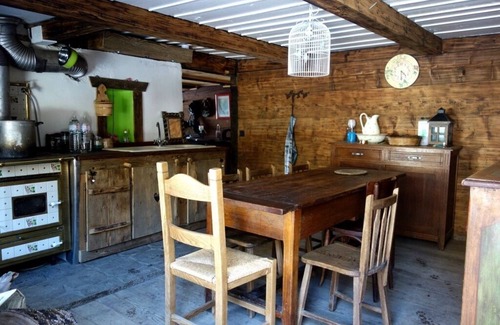 Saint-Nicolas-la-Chapelle Ski Chalet | Alpine Cottage 1200 m