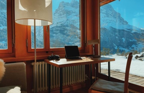 Grindelwald Ski Chalet | Alpine Escape - Iconic Views & Timeless Design