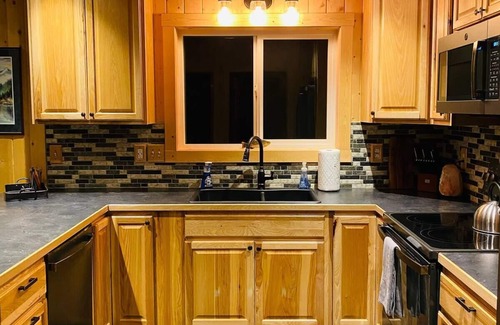 Fritz Creek Cabin | Alpine Meadows Cabinnn