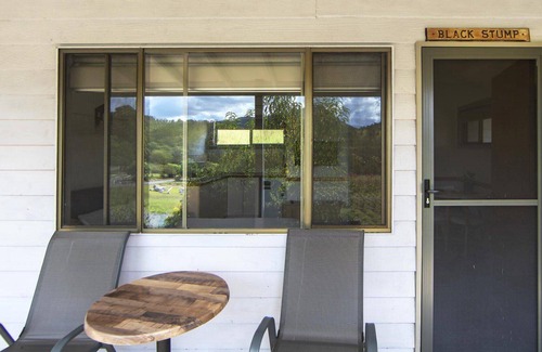 Bundook House | Altamira Black Stump