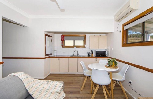 Bundook House | Altamira Palomino, TOP NOTCH
