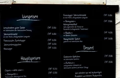 Tavanasa Apartment | Alte Post mit Geschichte und Restaurant