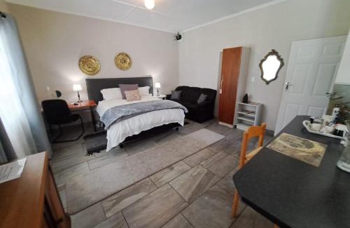 Somerset East House | Altenburgh Accommodation - Apartments