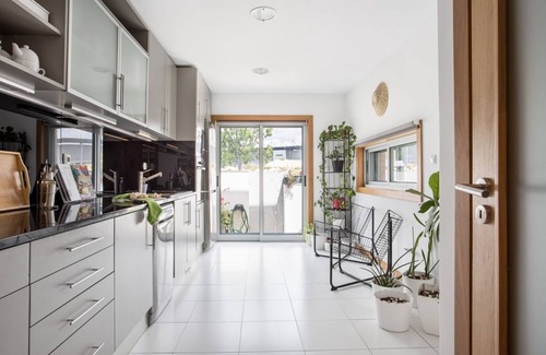 Nogueira Apartment | ALTIDO - Casa Elegante c/Varanda & 2 Terraços no Porto
