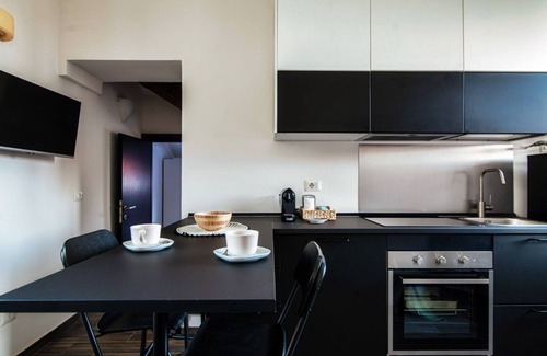 Abbadesse Apartment | ALTIDO Stylish Flat, 5-Minute Metro Trip to Centre