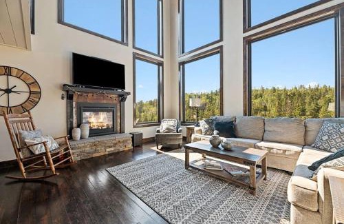 Lead House | Altitude Adjustment- Panoramic Views, Sleeps 12