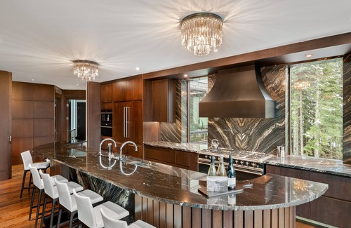 Whistler Creekside Ski Chalet | Altitude Retreat/Kadenwood/Private Neighbourhood & Gated Ski in Ski out Home