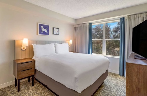 Oyster Point Hotel | Always a Great Idea To Unwind! Free Breakfast, Short Drive to Union Square