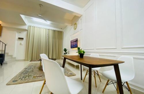 Kluang House | Alyn Home Kluang VI Netflix Coway