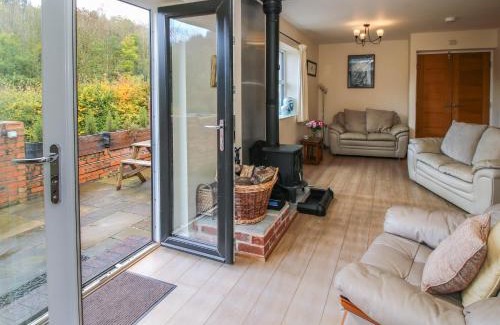 Mold House | Alyn View