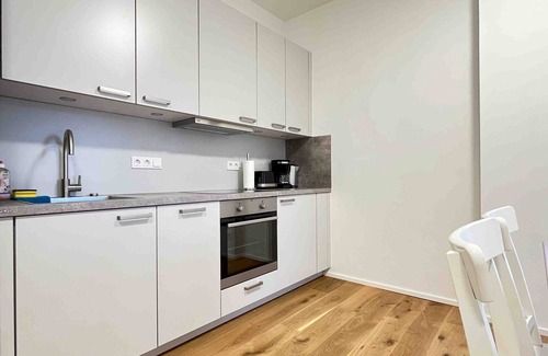 Amberg Apartment | (AM1036) Modern fitters' apartment with balcony