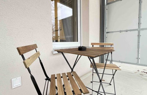 Amberg Apartment | (AM1094) Modern mechanic's apartment/temporary apartment