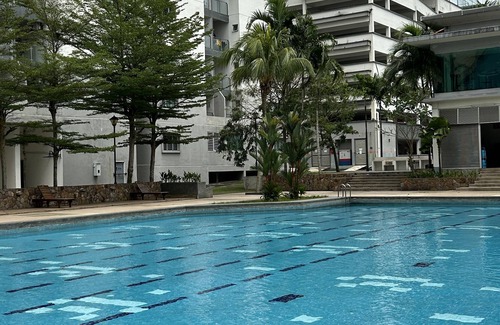 Seri Kembangan Apartment | Aman HillTop Disney-Fantasy Resort Stays