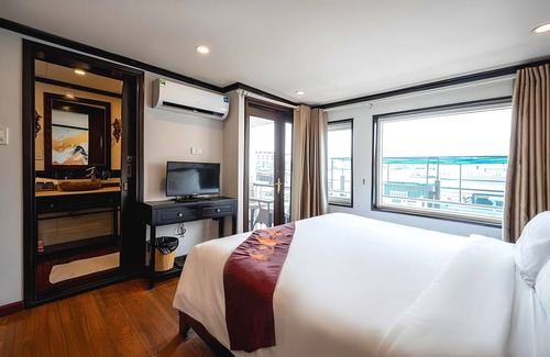 Ha Long Boat Rental | Amanda Premier Cruise Ha Long Bay