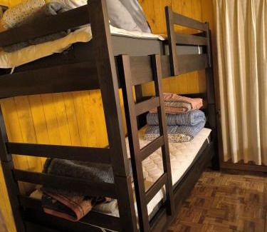 Carahue House | AMAVAL Cabaña nueva hasta 7 personas full equipada 2 habitaciones calefacción a leña